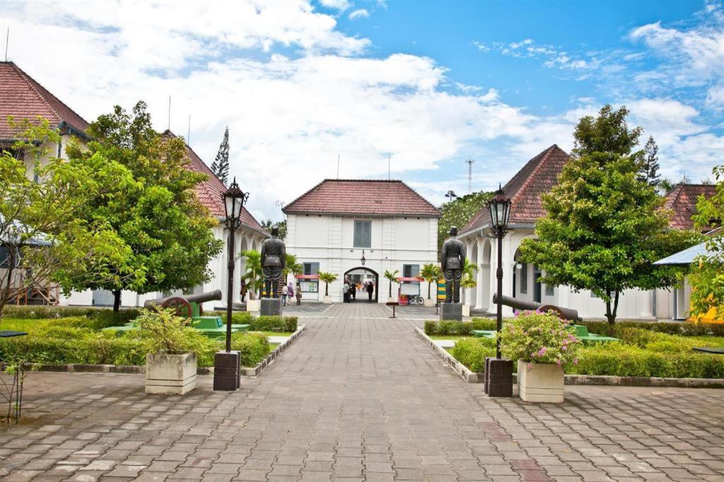 Puri Artha Hotel Yogyakarta Exterior photo