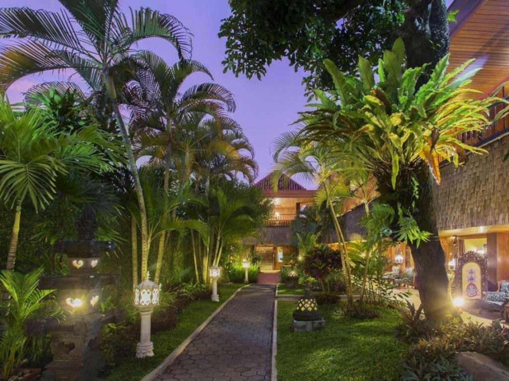 Puri Artha Hotel Yogyakarta Exterior photo