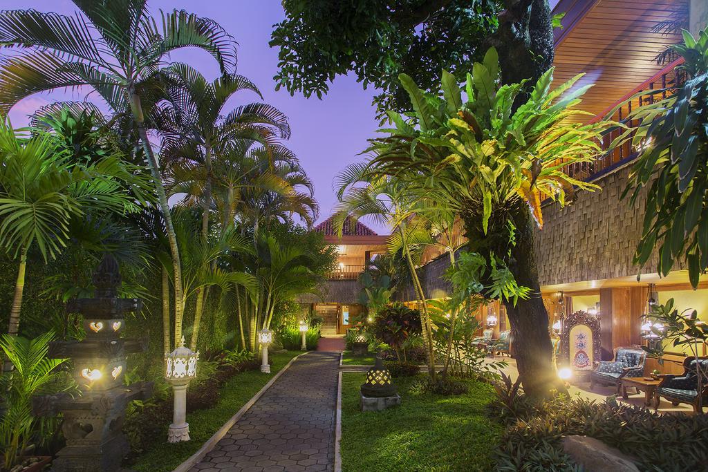 Puri Artha Hotel Yogyakarta Exterior photo