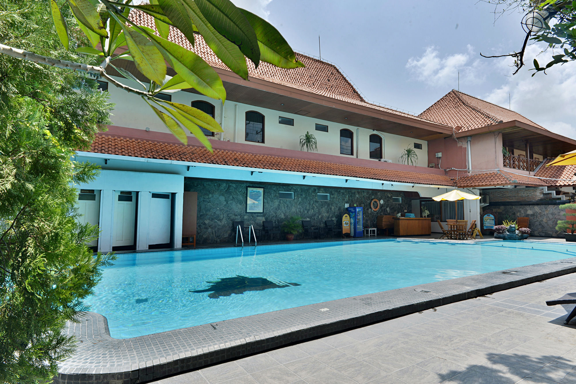 Puri Artha Hotel Yogyakarta Exterior photo