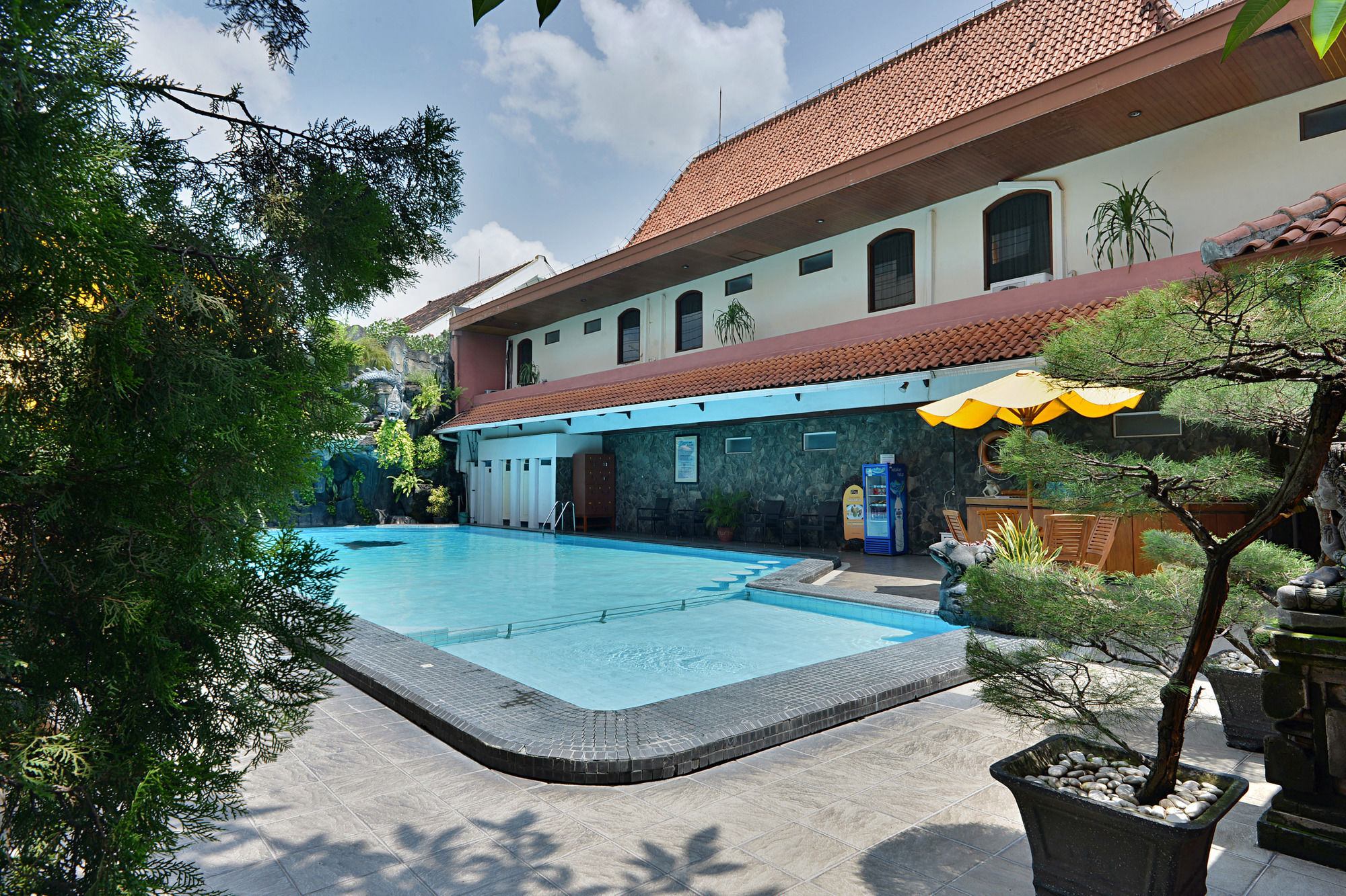 Puri Artha Hotel Yogyakarta Exterior photo